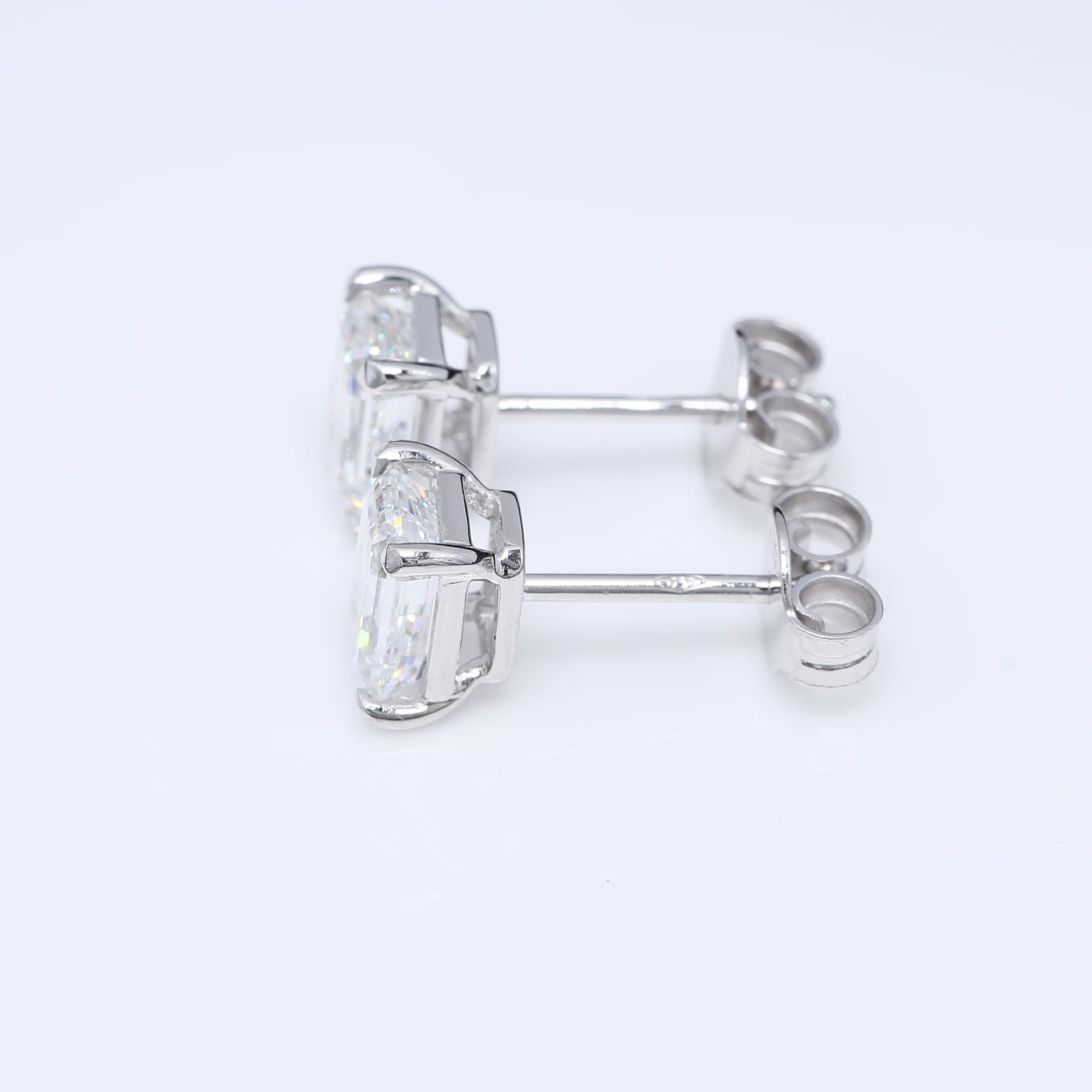 2 x 1.00 CT (SMARAGD) DIAMANTÖRHÄNGEN