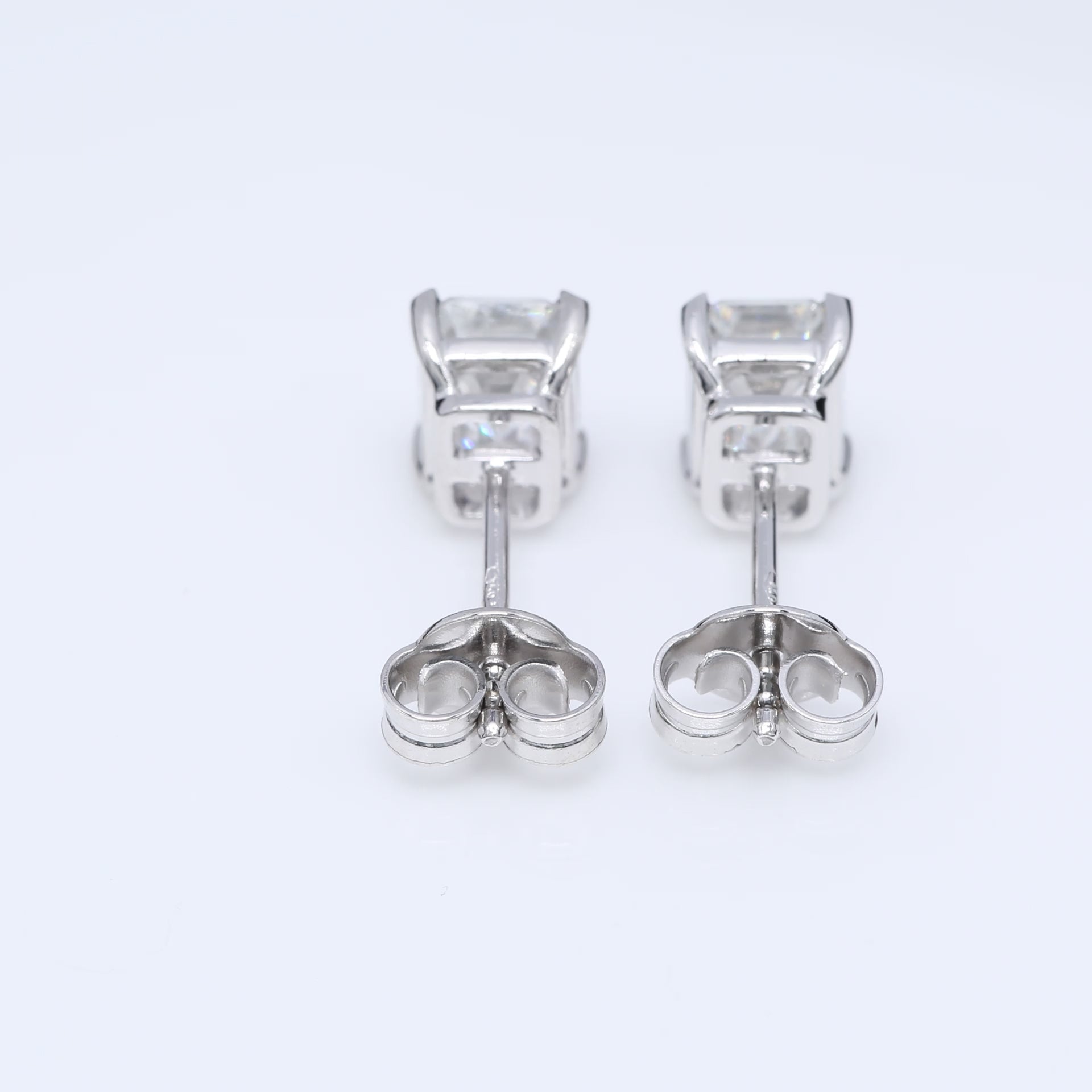 2 x 1.00 CT (SMARAGD) DIAMANTÖRHÄNGEN