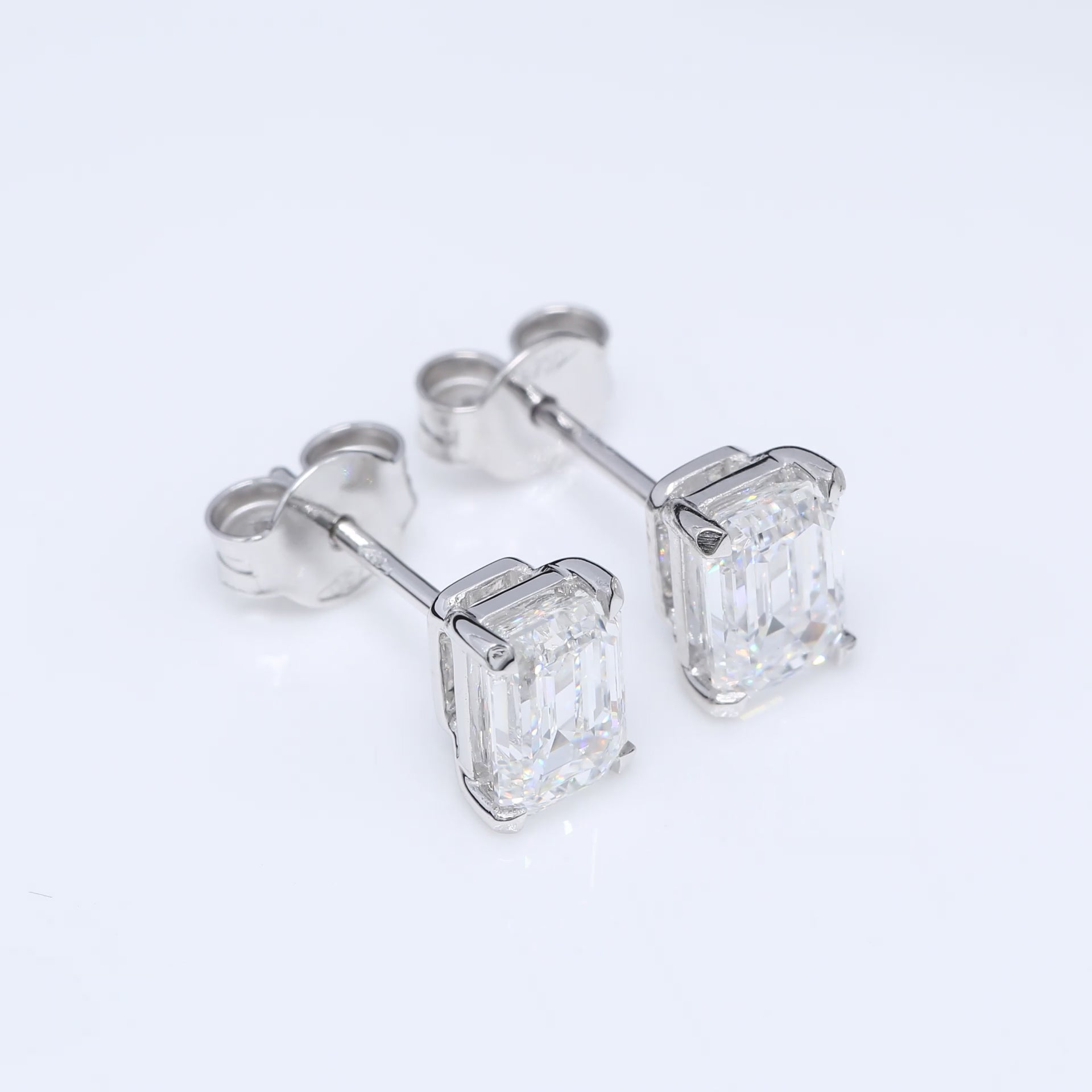 2 x 1.00 CT (SMARAGD) DIAMANTÖRHÄNGEN