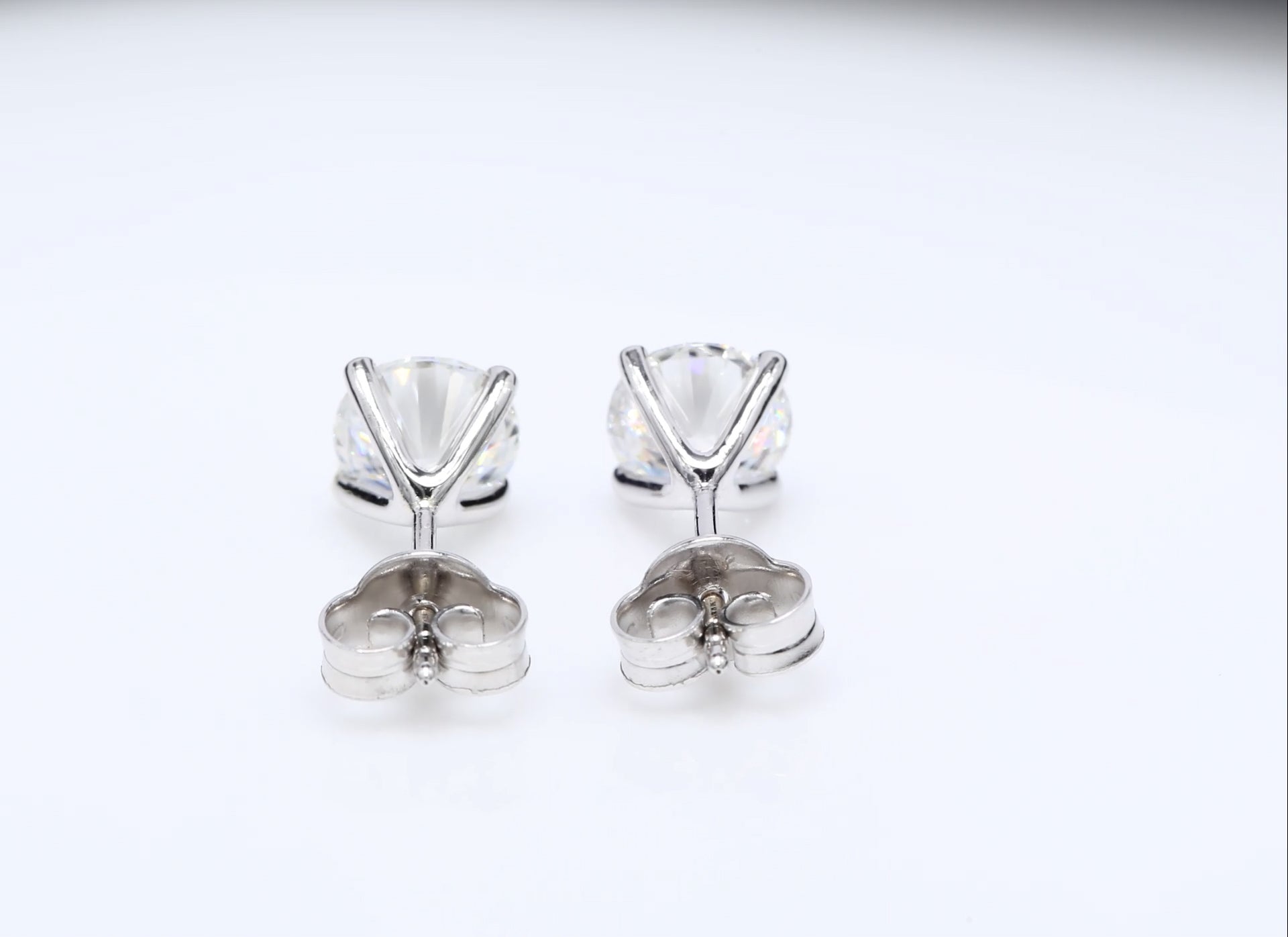 2 x 1.00 CT (RUND) DIAMANTÖRHÄNGEN