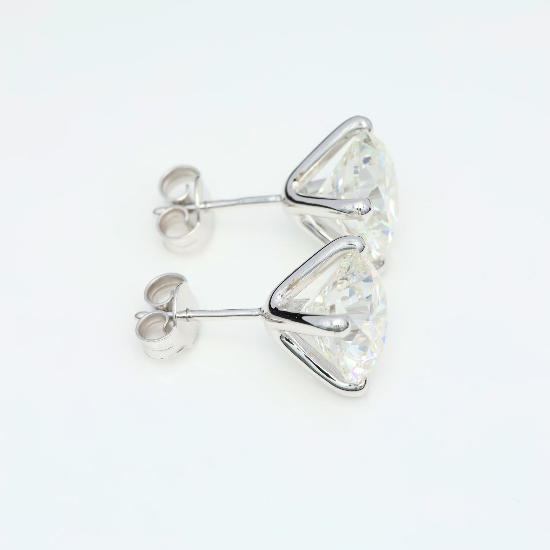 2 x 4.00 CT (RUND) DIAMANTÖRHÄNGEN