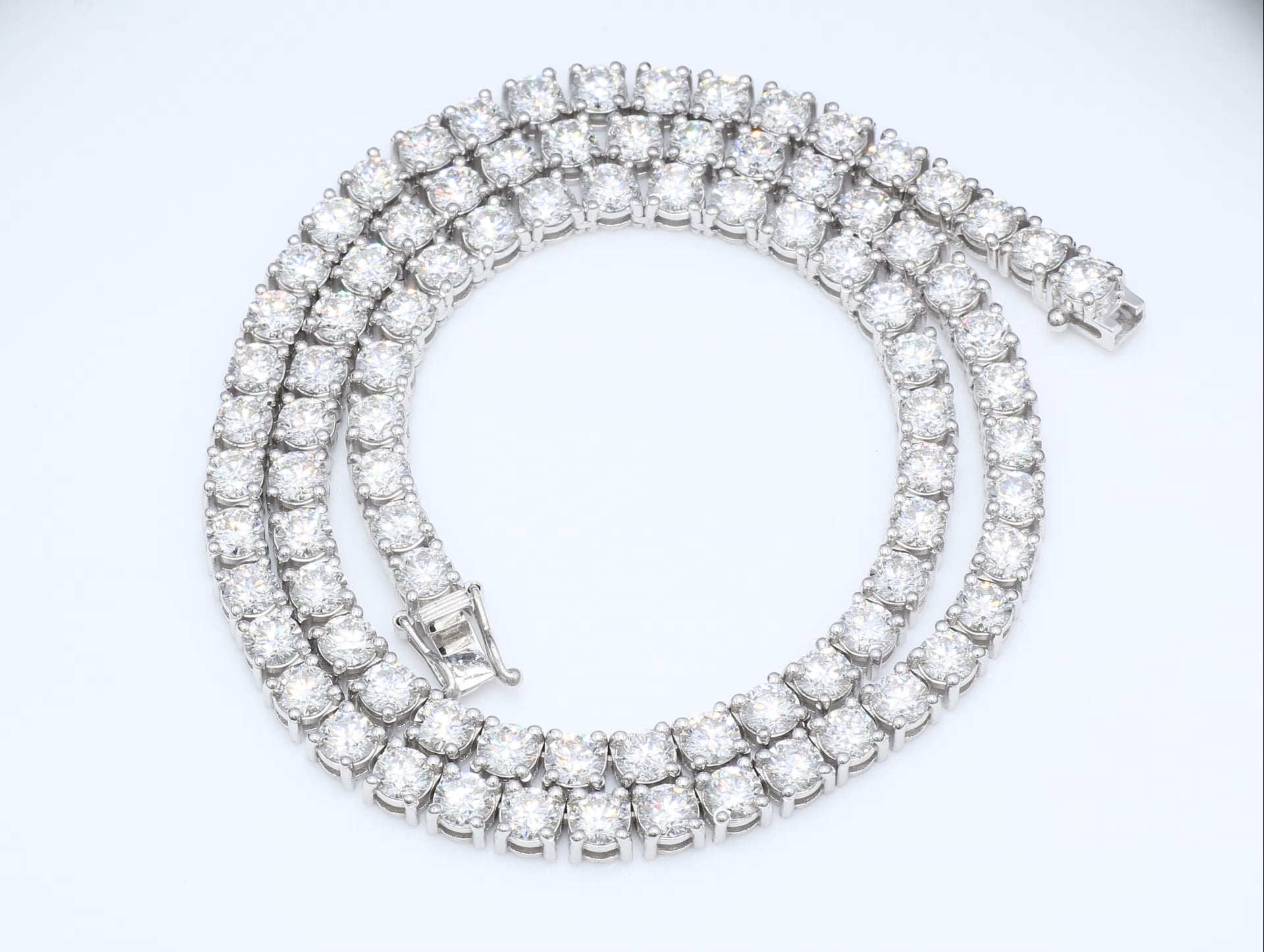 27.00 CT (RUND) TENNISHALSBAND