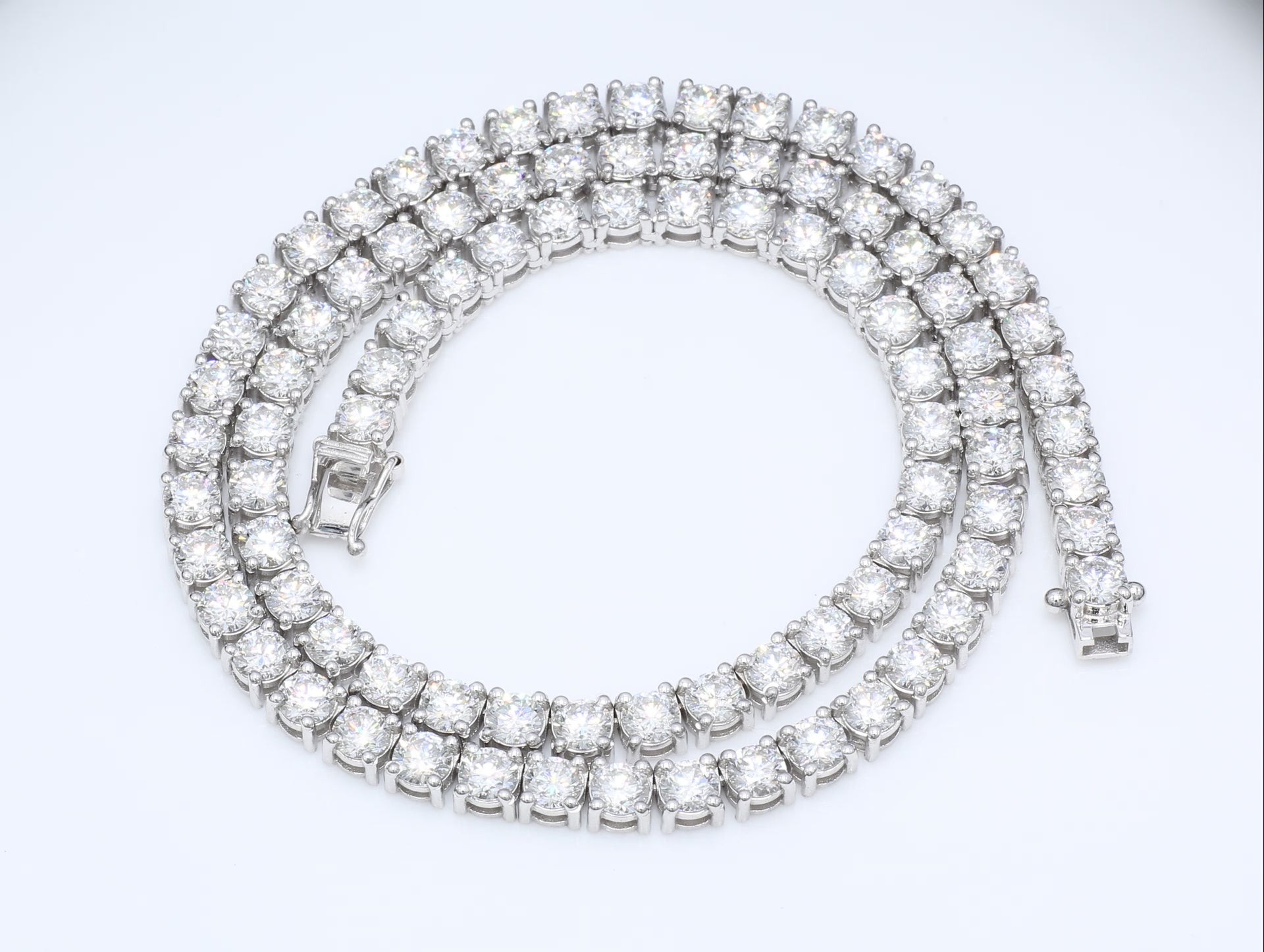 27.00 CT (RUND) TENNISHALSBAND