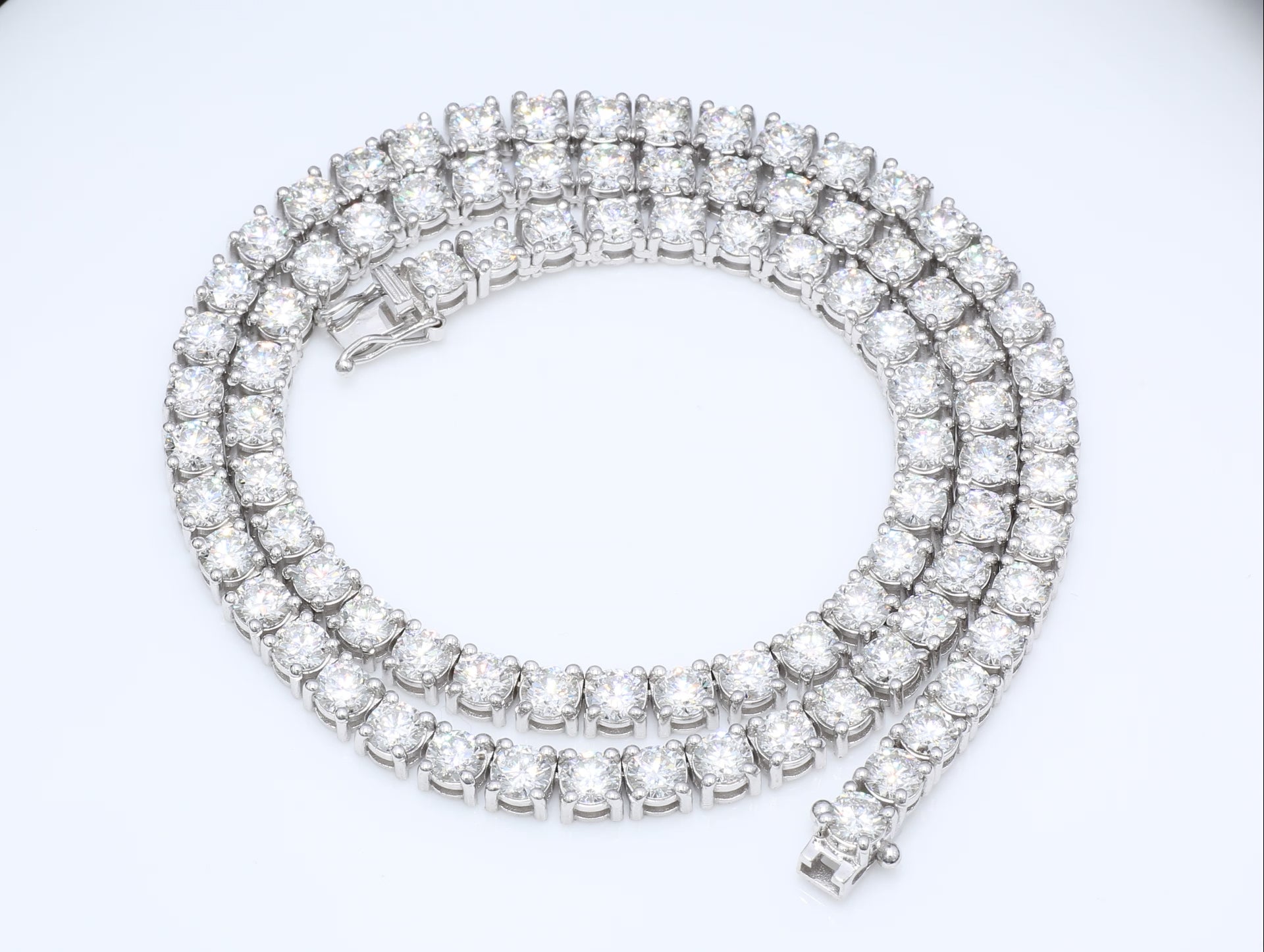 27.00 CT (RUND) TENNISHALSBAND