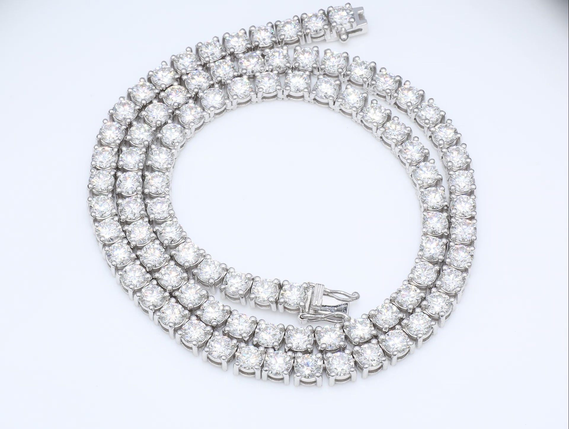 27.00 CT (RUND) TENNISHALSBAND