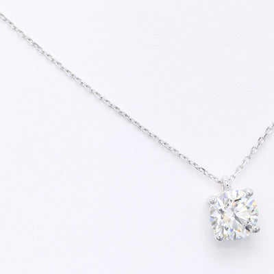 Diamanthalsband i 18k vitguld med en 3 ct briljantslipad labbodlad diamant i solitär infattning.
